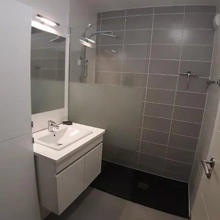 Superbe T3 Proche Remparts 2 Places De Parking Apartment