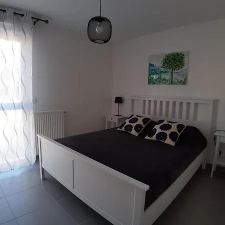 Superbe T3 Proche Remparts 2 Places De Parking Apartment *